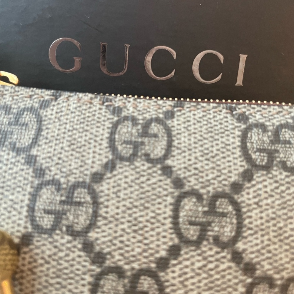 GUCCI Authentic Monogram  Key & Card Holder with Box - Picture 4 of 7